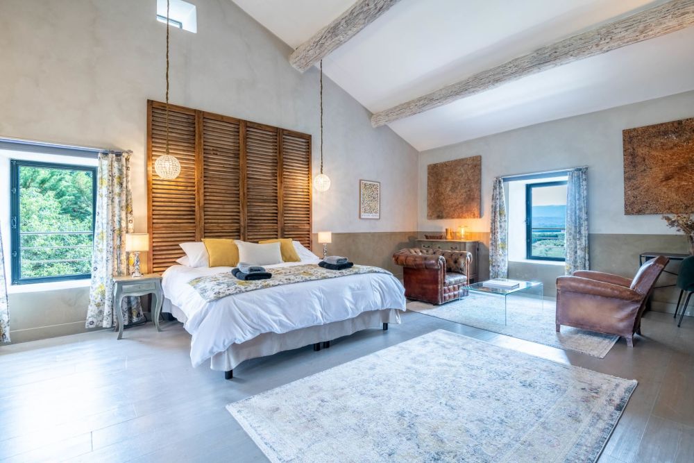 Photographs of Bastide de la Senancole villa in Provence - Image 17 of 52