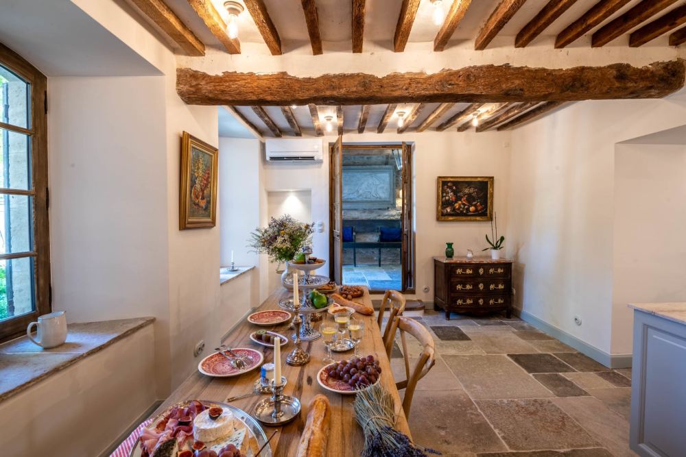 Photographs of Domaine du Lys villa in Provence - Image 34 of 45