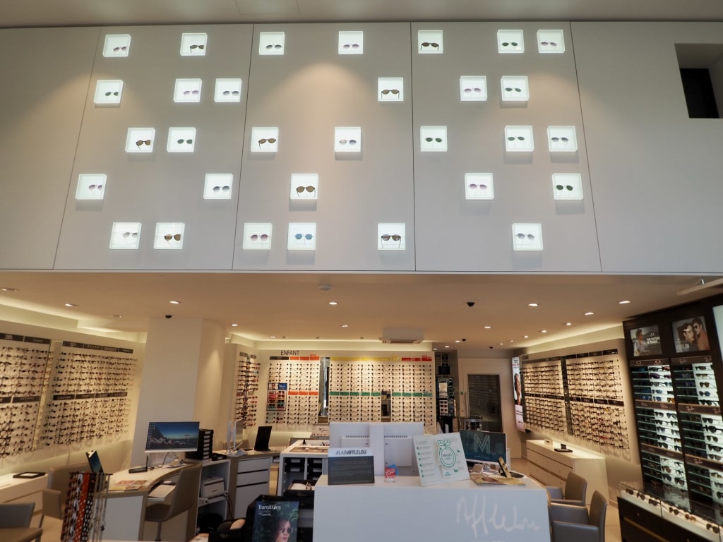 Magasin Opticien 28 place de l'Hôtel de Ville 76600 LE HAVRE intérieur