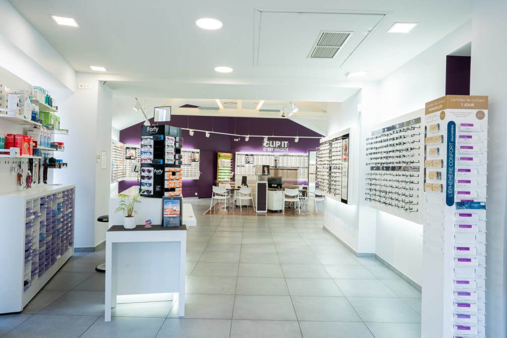 Magasin Opticien 50 rue Nationale 37400 AMBOISE intérieur