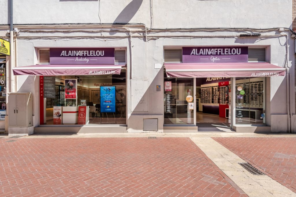 Tienda Óptico C.C. VILAMARINA - C/SIGLO XXI 6  LOCAL 0.30  PLANTA BAJA 08840 VILADECANS