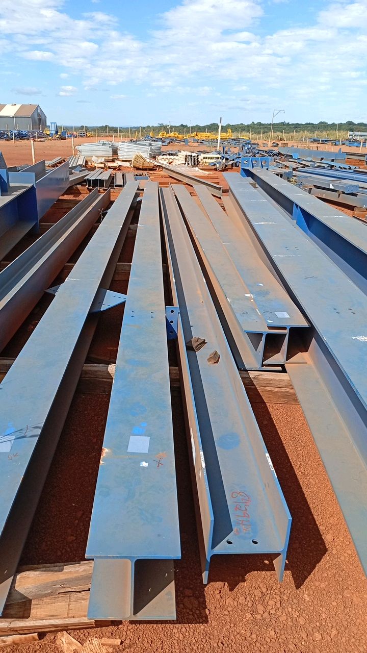 Lot of Metal Structures / BOX F11