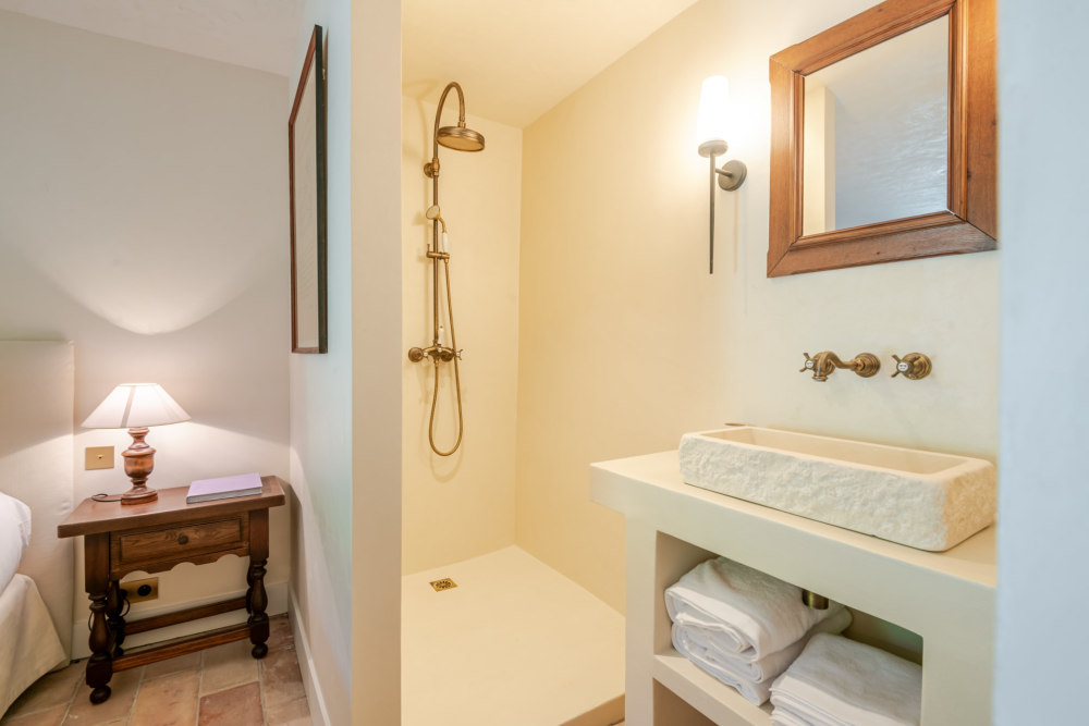 Photographs of Domaine des Saisons villa in Provence - Image 45 of 52