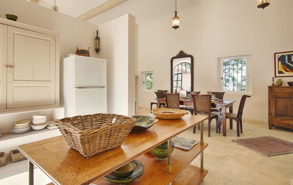 Photographs of Mas de Roquebrune villa in Provence - Image 9 of 32