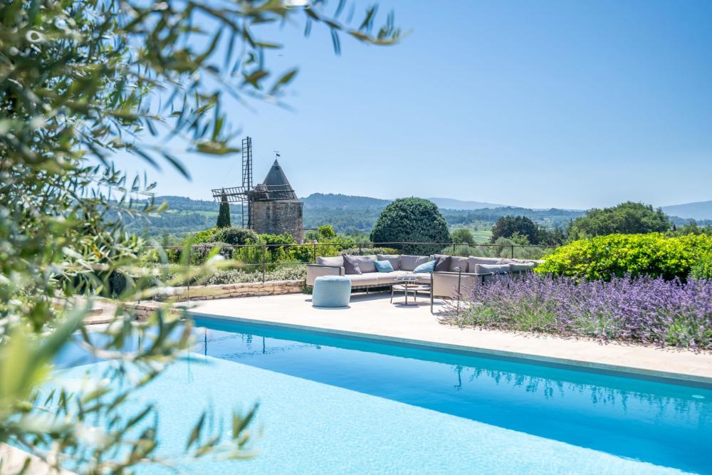 Photographs of Mas des Murets villa in Provence - Image 2 of 48