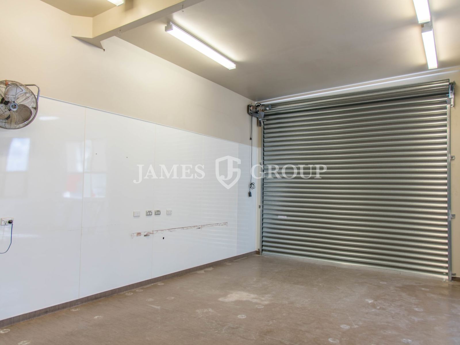 Affordable Road Front Unit + 3 Carparks | 110m²