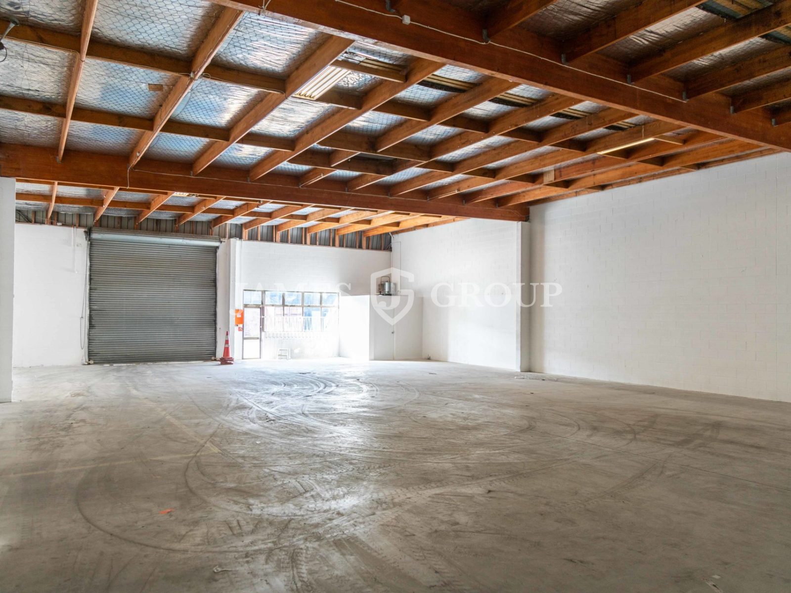 Functional 270m² Warehouse With Dual Access