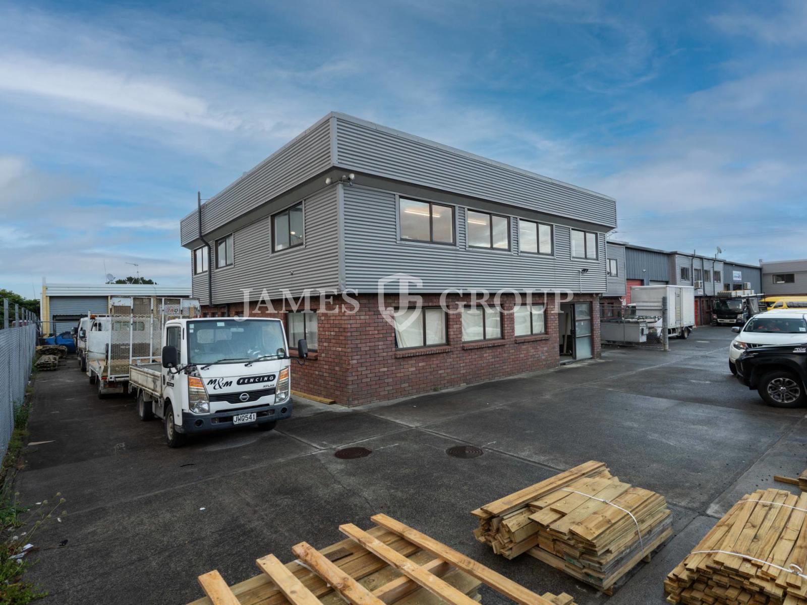End Unit With Secure Yard | 391m²