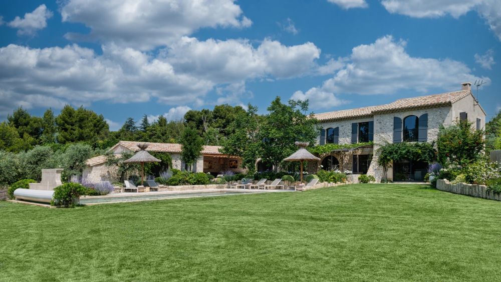 Photographs of Mas Eole villa in Provence - Image 4 of 39