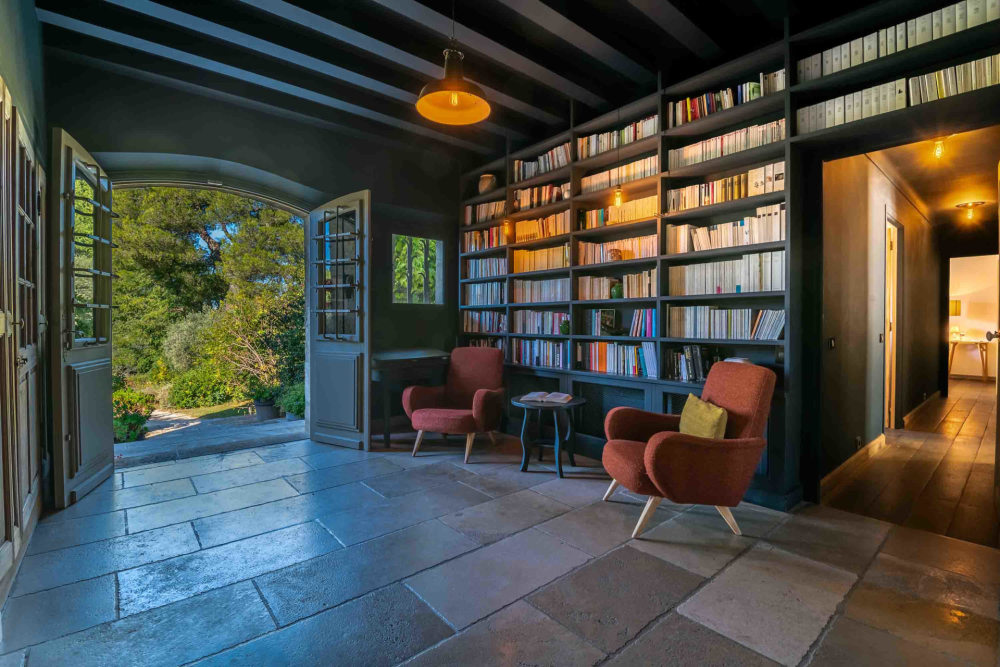 Photographs of Mas du Lac villa in Provence - Image 13 of 56