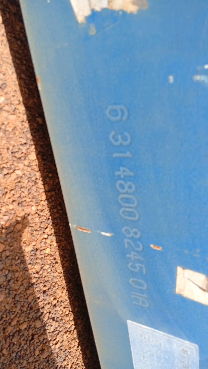 Lot of Metal Structures / Street 1 / BOX B20