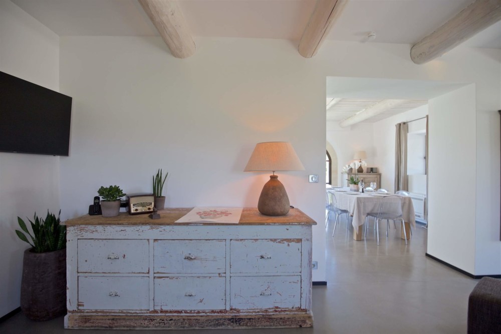 Photographs of Mas des Platanes villa in Provence - Image 15 of 36