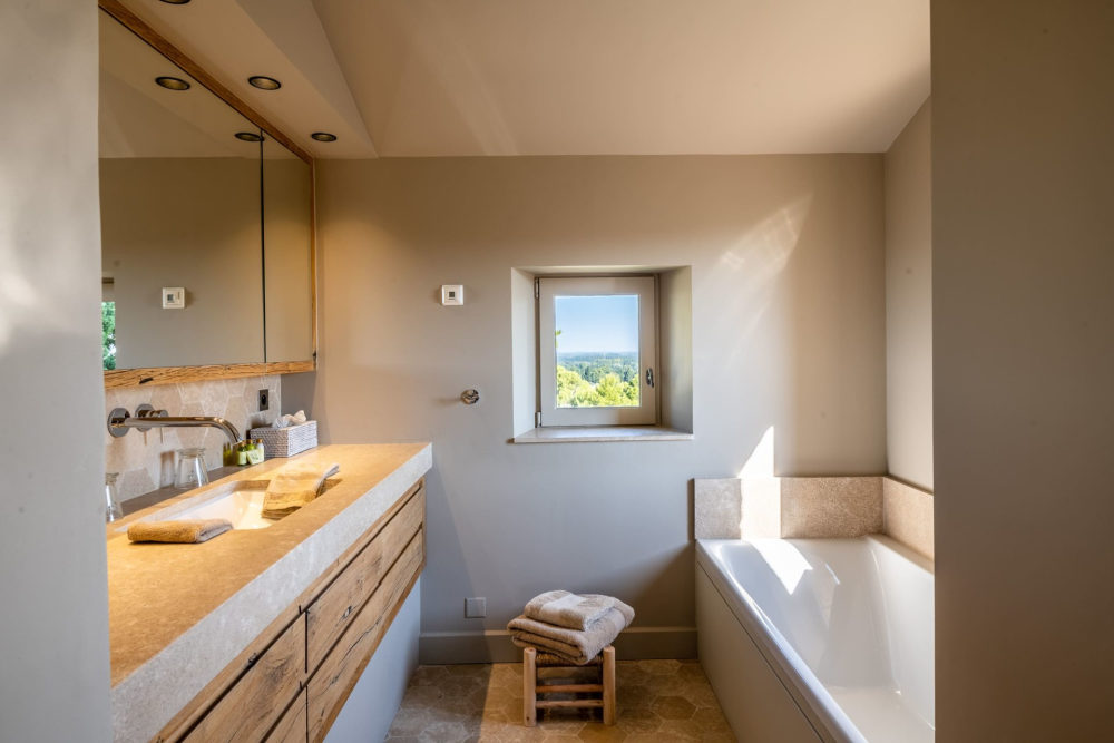 Photographs of Mas des Promesses villa in Provence - Image 26 of 52