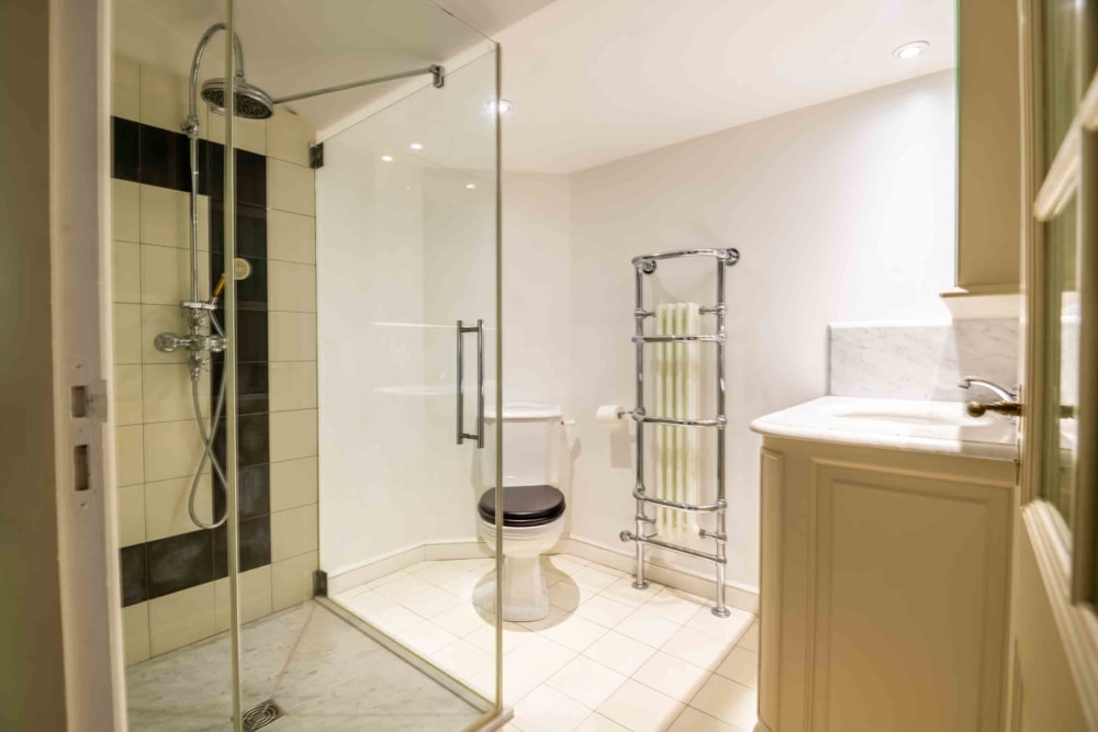 Photographs of Domaine de Beau-Fleurs villa in Provence - Image 34 of 45