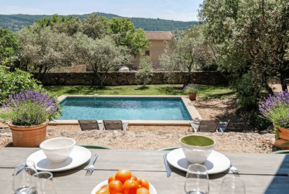 Photographs of Mas Rustrel villa in Provence - Image 4 of 26