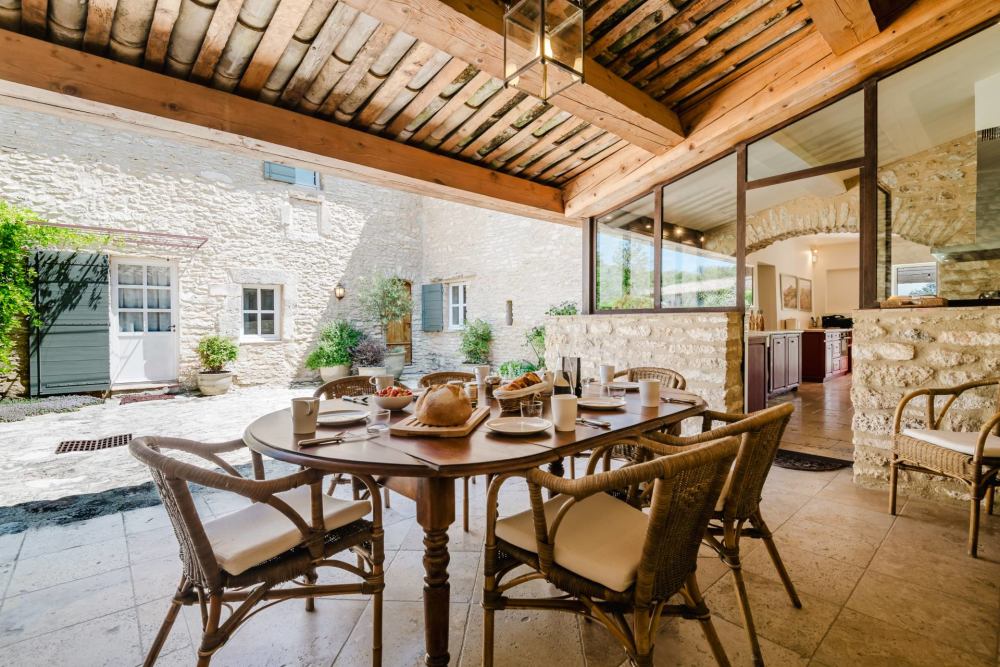Photographs of Mas Ambre villa in Provence - Image 7 of 51