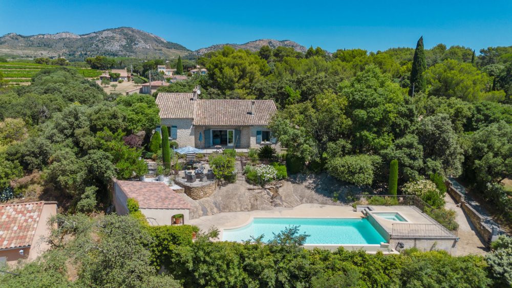 Photographs of Mas des Rocailles villa in Provence - Image 1 of 41