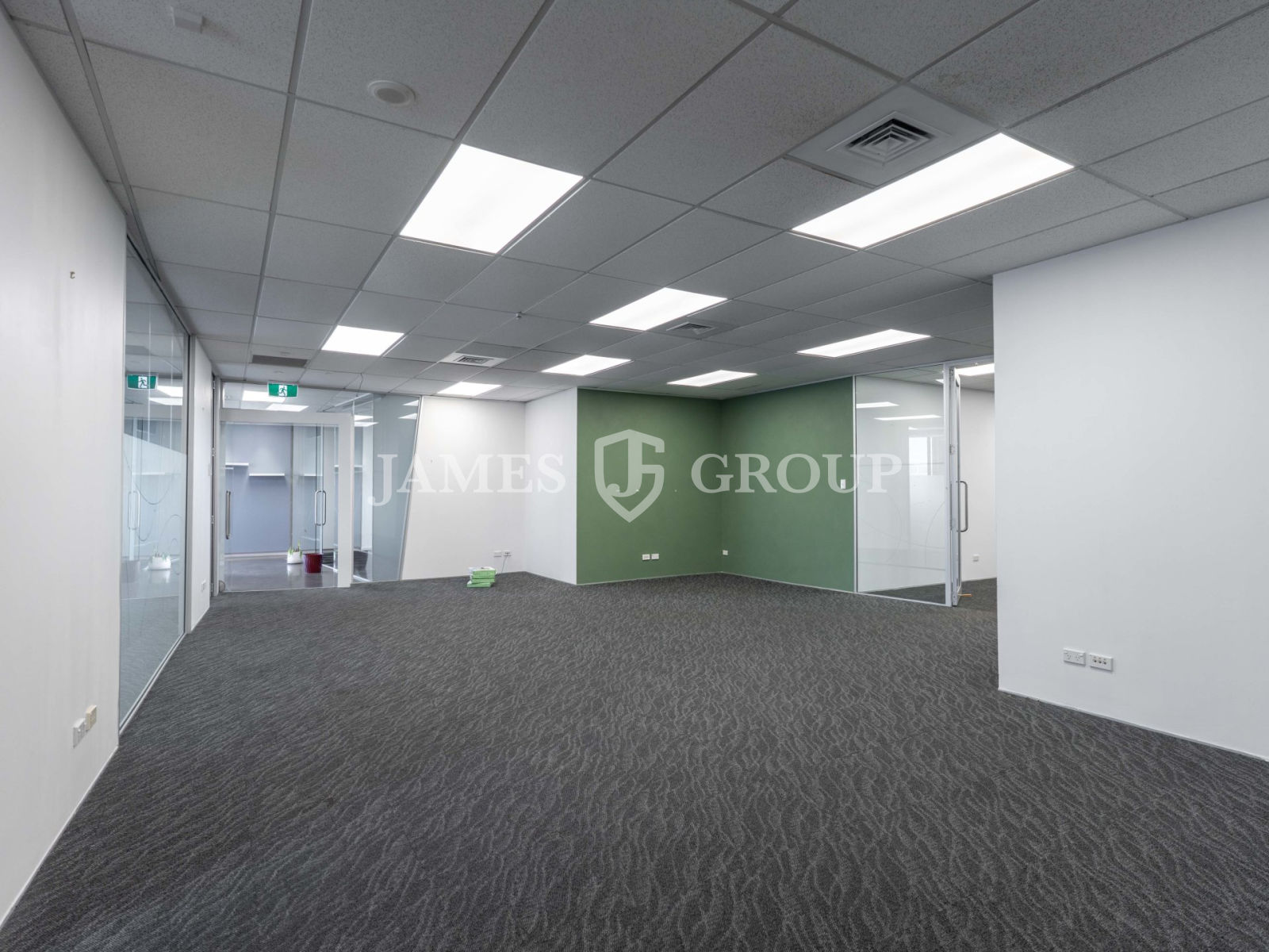 600sqm Kingsland Office With Roller Door