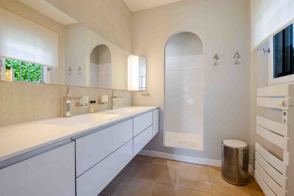 Photographs of Mas du Grelot villa in Provence - Image 21 of 39