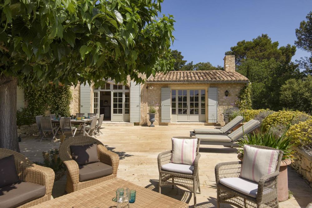 Photographs of Mas de Belleroche villa in Provence - Image 22 of 34