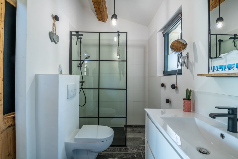 Photographs of Mas Mozart villa in Provence - Image 40 of 42
