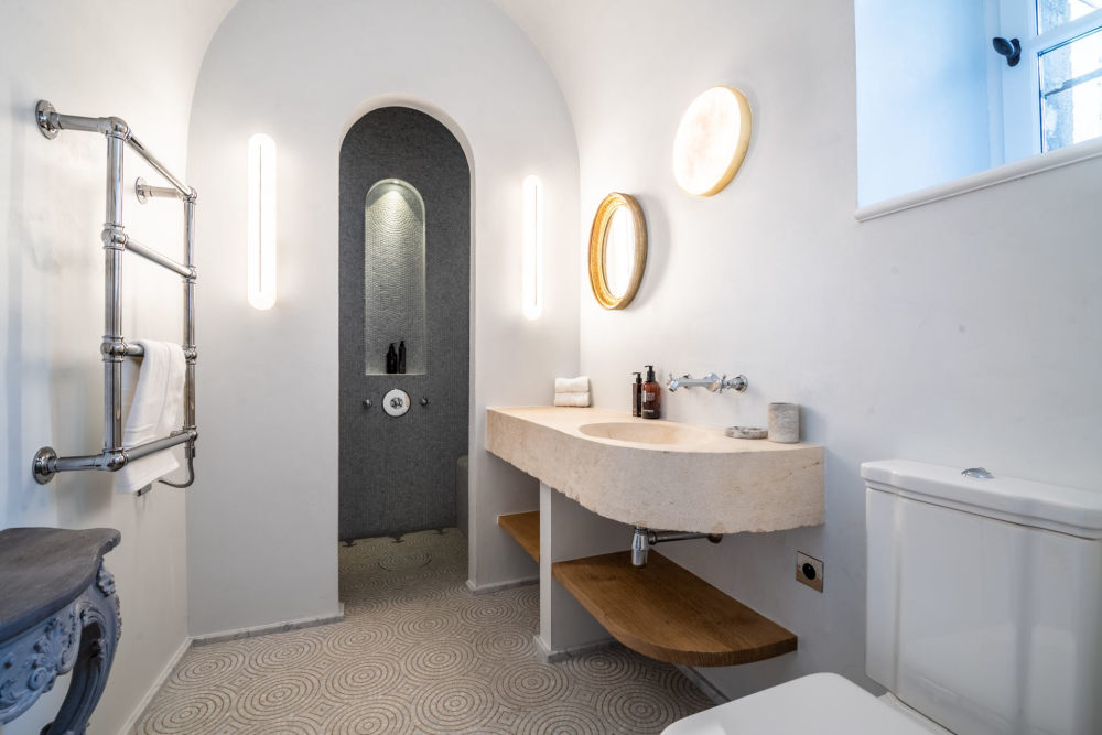 Photographs of La Maison des Muses villa in Provence - Image 22 of 39