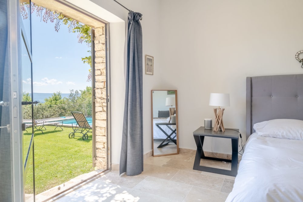 Photographs of Mas Bonheur villa in Provence - Image 13 of 32