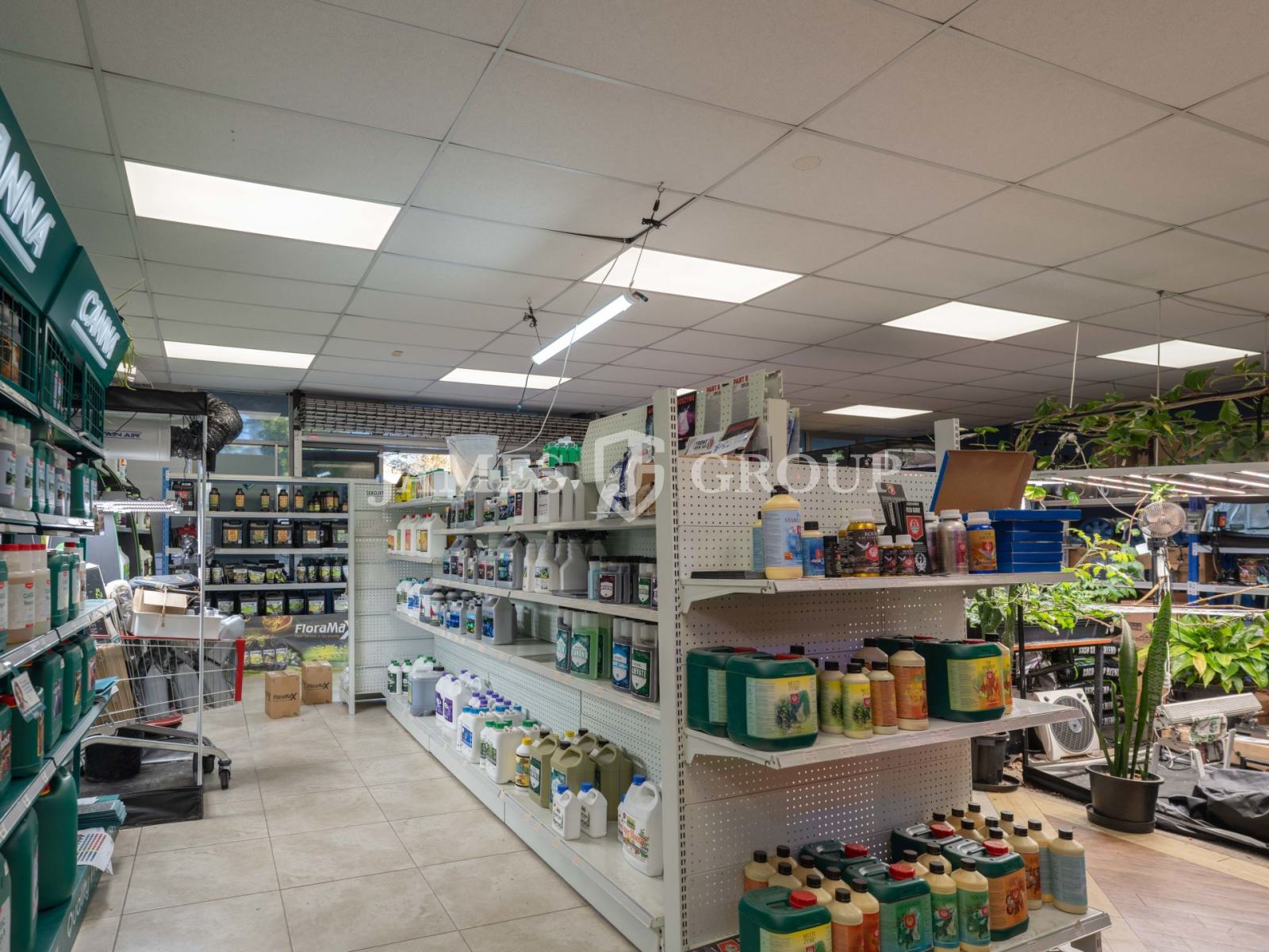 Central Park Drive –  Trade Retail Warehouse