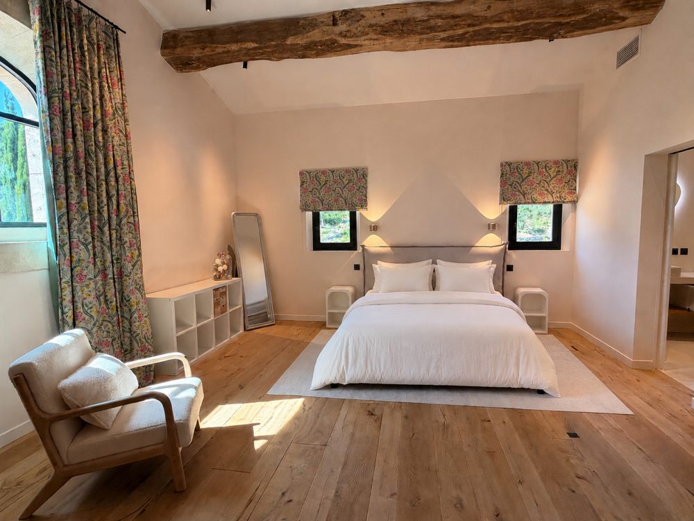 Photographs of Mas des Crêtes villa in Provence - Image 33 of 41