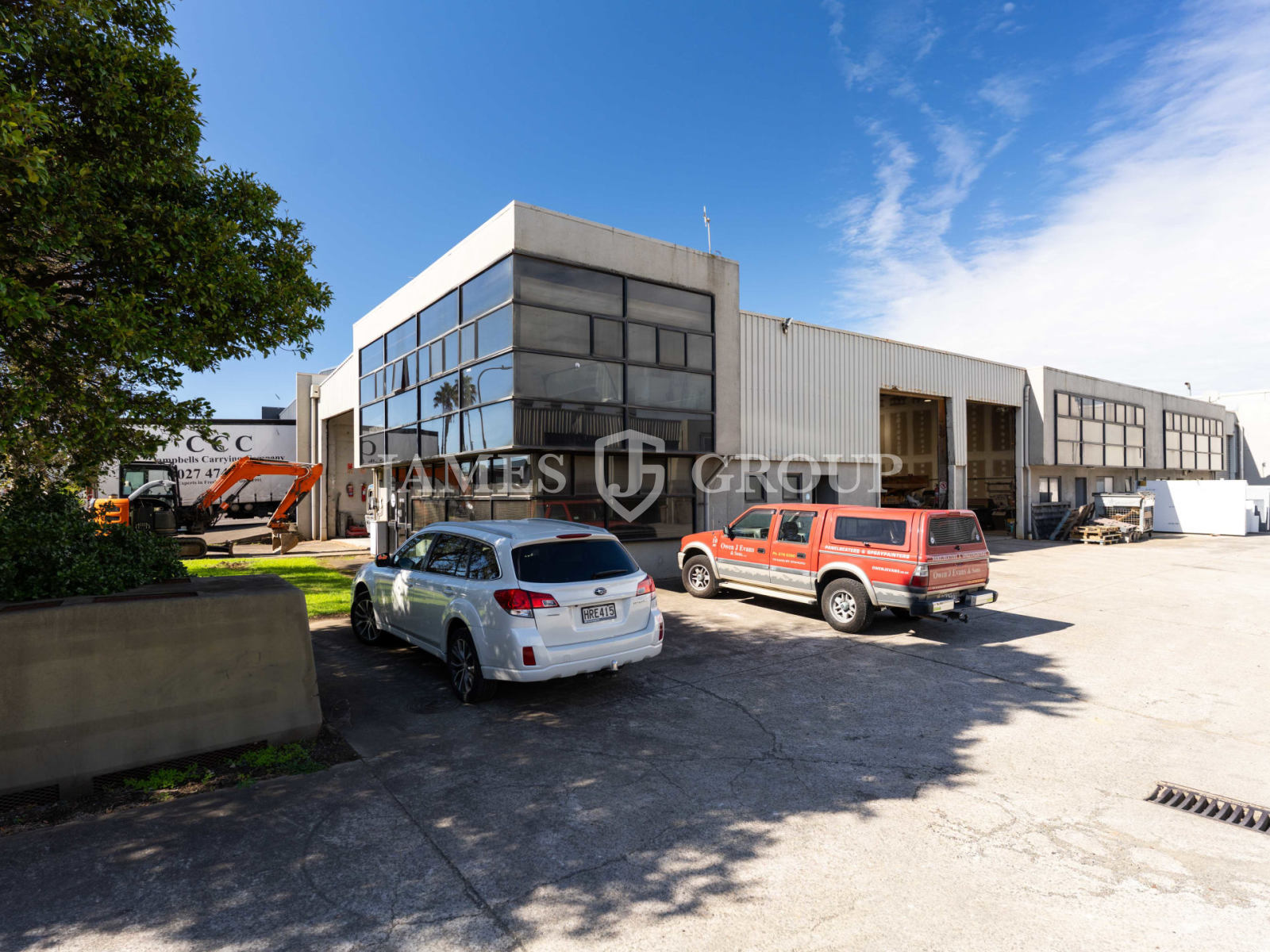 443m² Industrial Unit | Dual Roller Doors