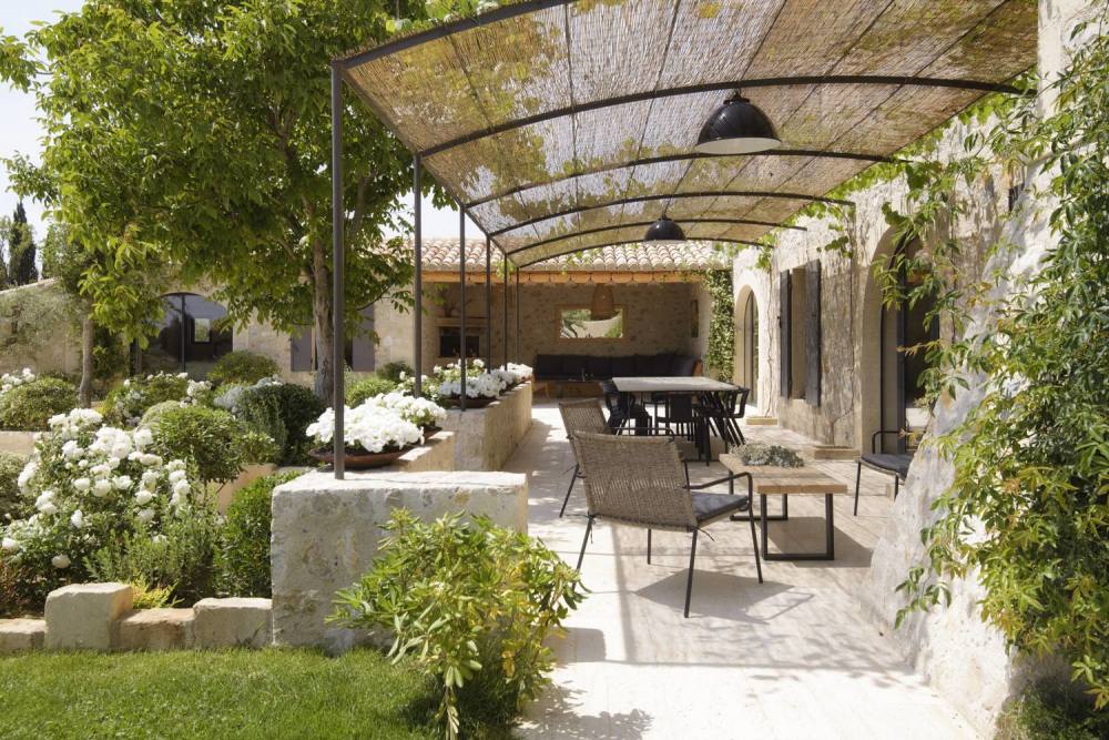 Photographs of Mas Eole villa in Provence - Image 18 of 39