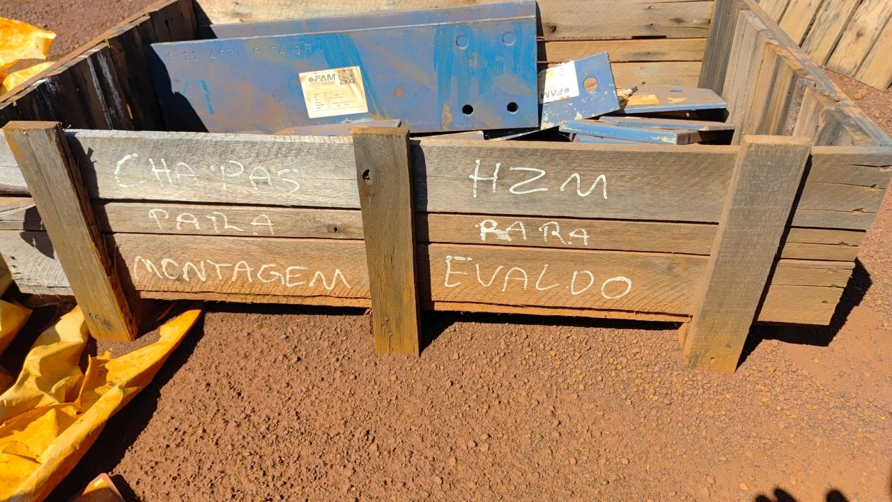 Lot of Metal Structures Conveyors / Street 2-3 / BOX C1