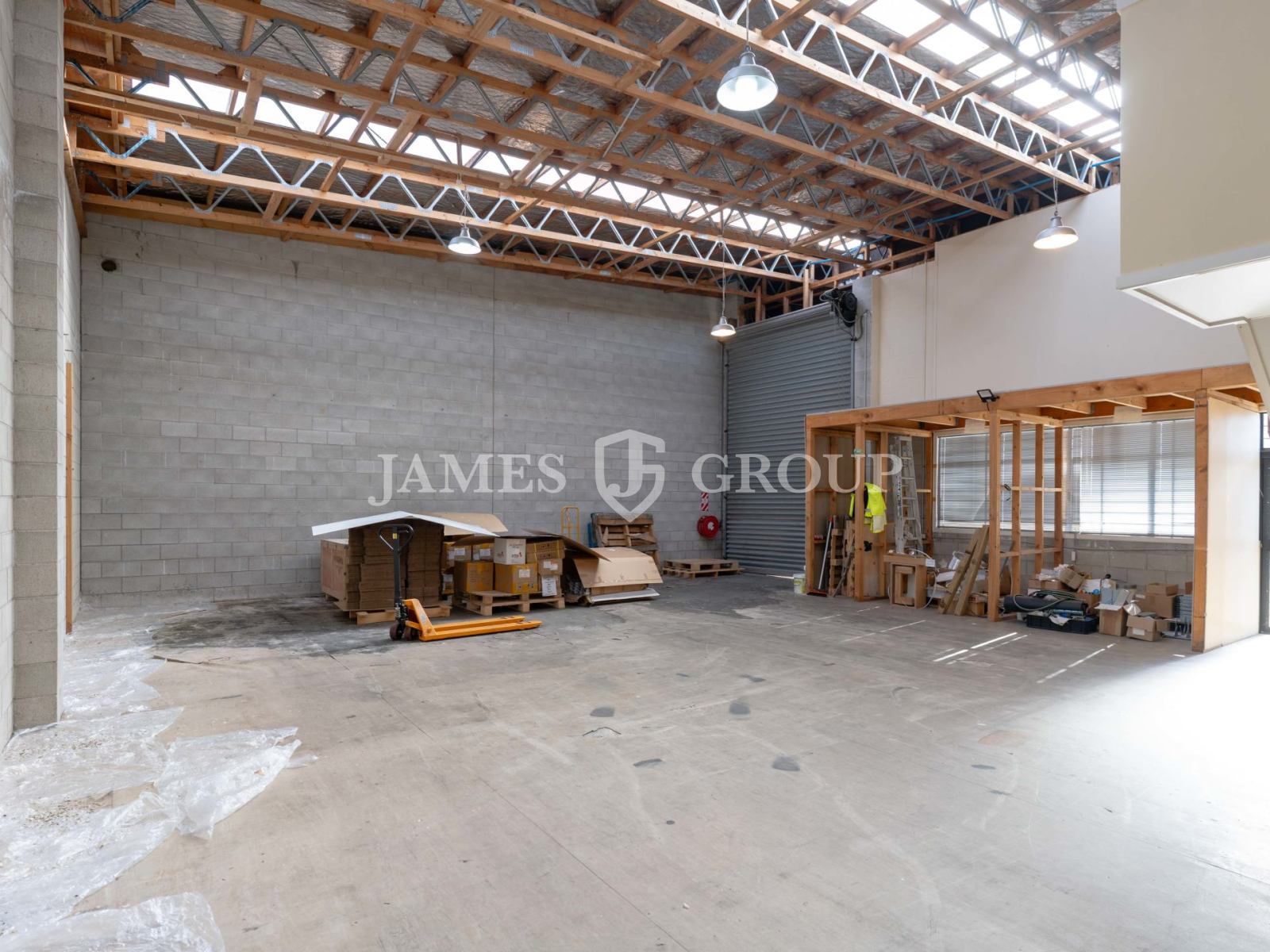 Compact Industrial Unit In Prime Avondale