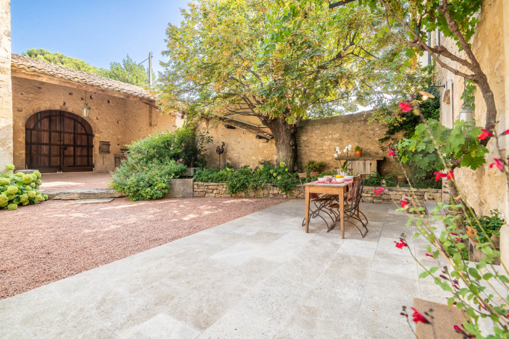 Photographs of Mas du Menuisier villa in Provence - Image 26 of 45