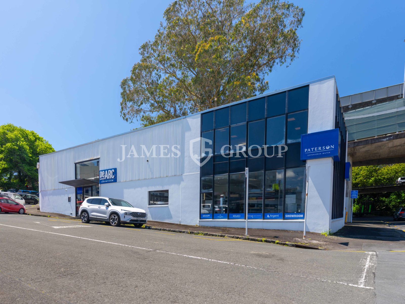 Prominent Showroom With First Floor Office