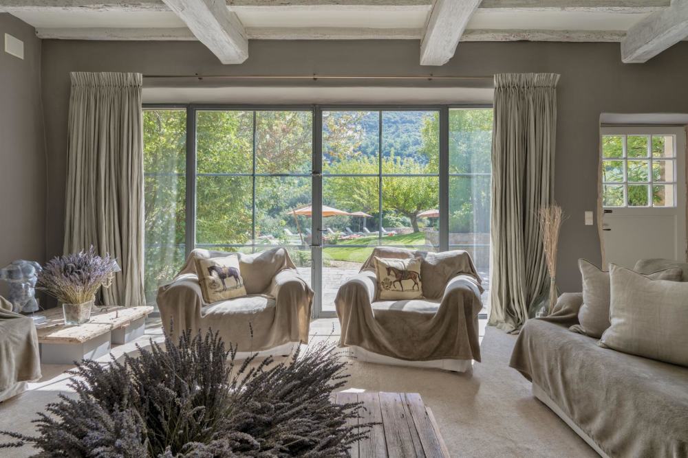Photographs of Mas de la Quietude villa in Provence - Image 8 of 48