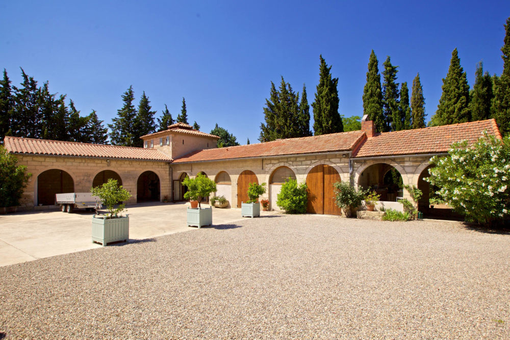 Photographs of Mas de la Verdiere villa in Provence - Image 4 of 34