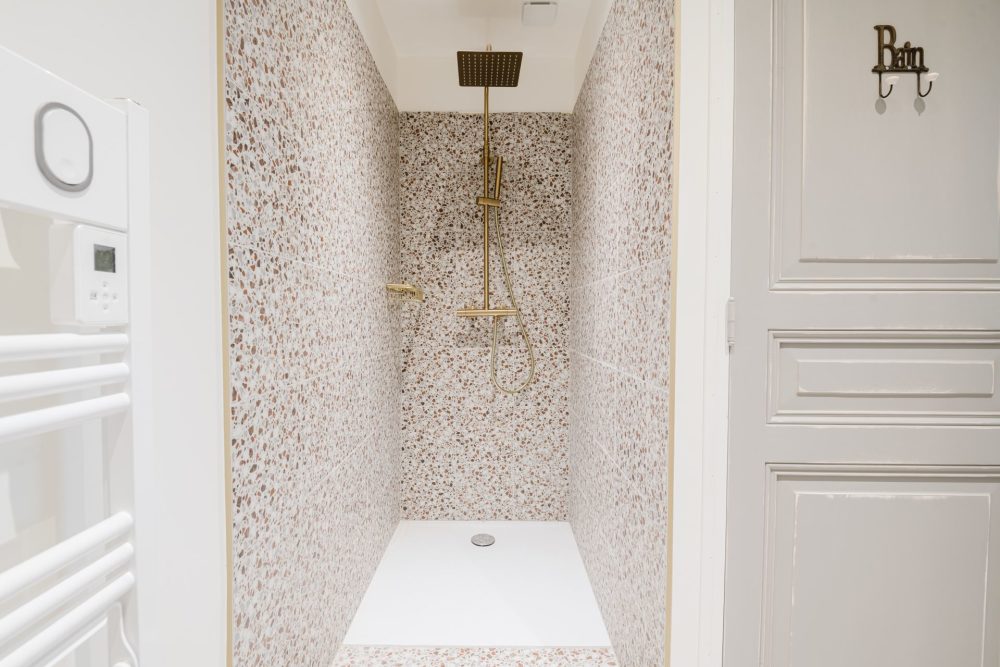 Photographs of Mas de l’Ebéniste villa in Provence - Image 32 of 49