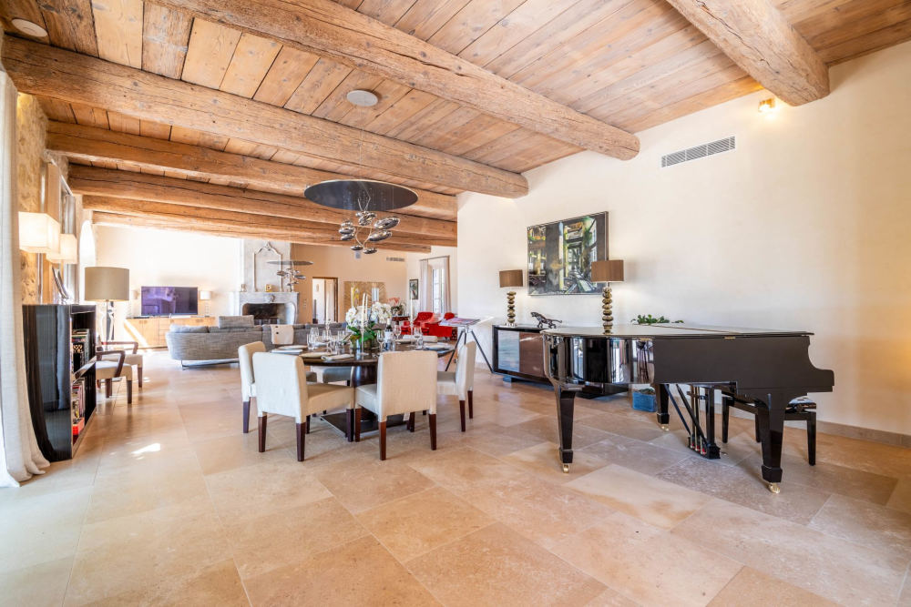 Photographs of Mas la Boheme villa in Provence - Image 6 of 44