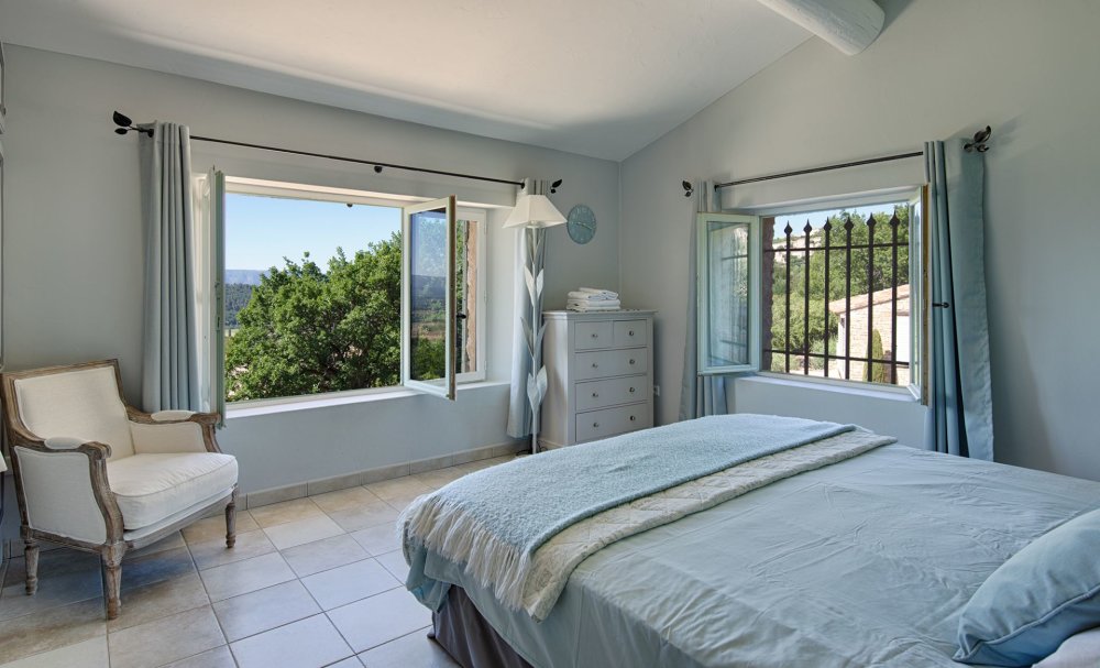 Photographs of Le Mas de la Route Neuve villa in Provence - Image 21 of 45