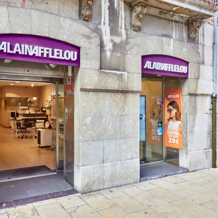 Tienda Óptico Calle La Cámara, 37 33401 AVILES