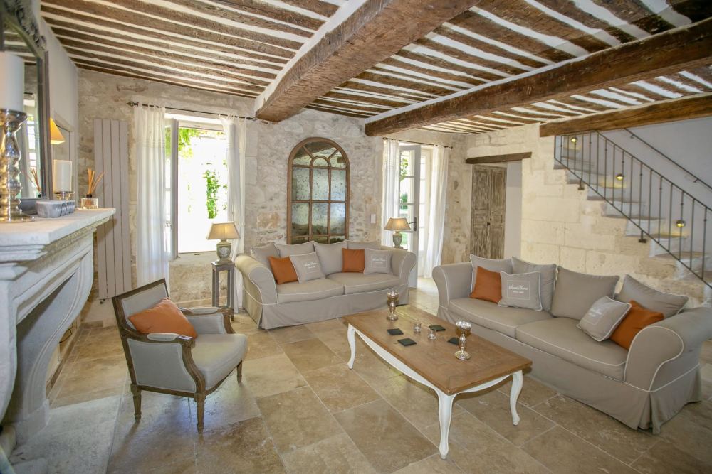 Photographs of Mas des Marguerites villa in Provence - Image 9 of 43