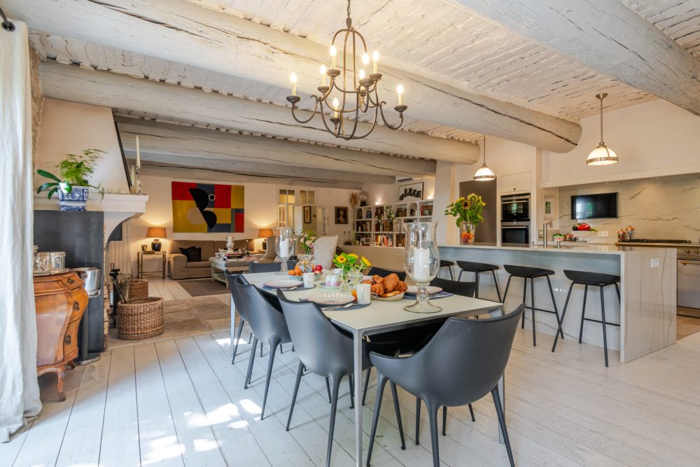 Photographs of Mas Hortensia villa in Provence - Image 7 of 46