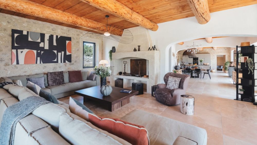 Photographs of Mas de l’Atlas villa in Provence - Image 12 of 45