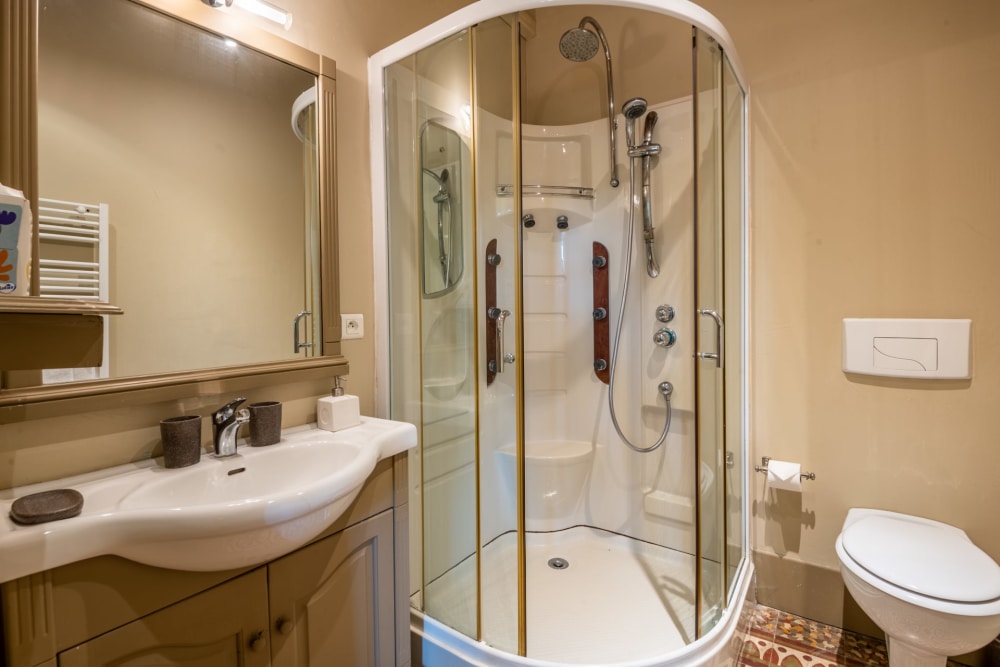 Photographs of Mas des Cigales villa in Provence - Image 30 of 41