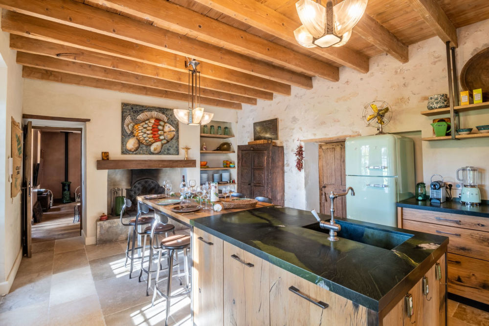 Photographs of Mas des Rêveries villa in Provence - Image 10 of 40
