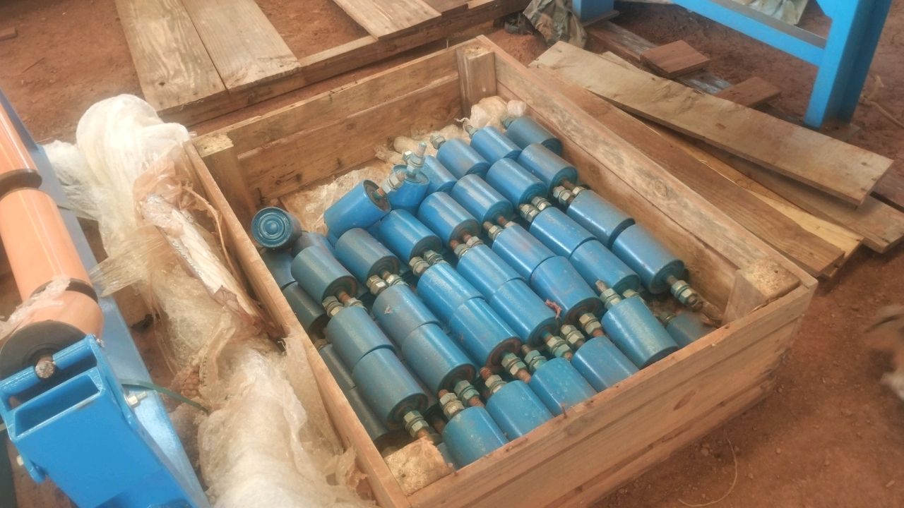 Lot with Approx 70 Loading Rollers 89 mm