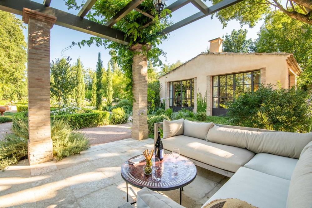 Photographs of Mas des Pierres villa in Provence - Image 14 of 60