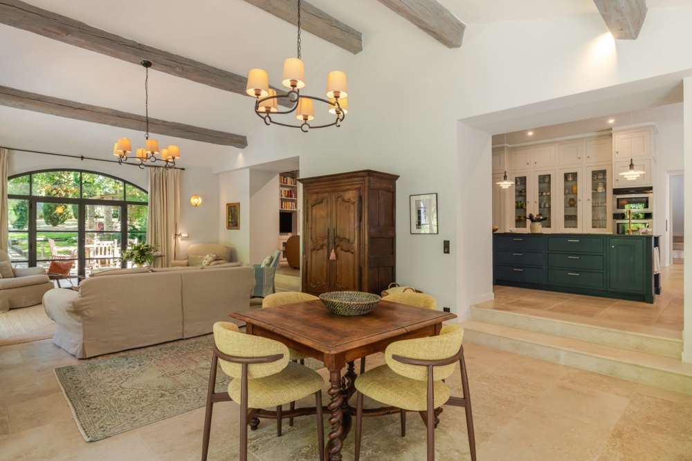 Photographs of Mas de l’Ermitage villa in Provence - Image 8 of 39