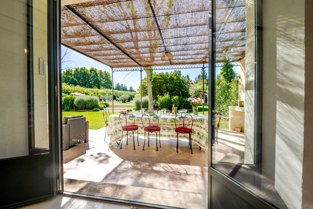 Photographs of Mas du Lauzange villa in Provence - Image 11 of 43